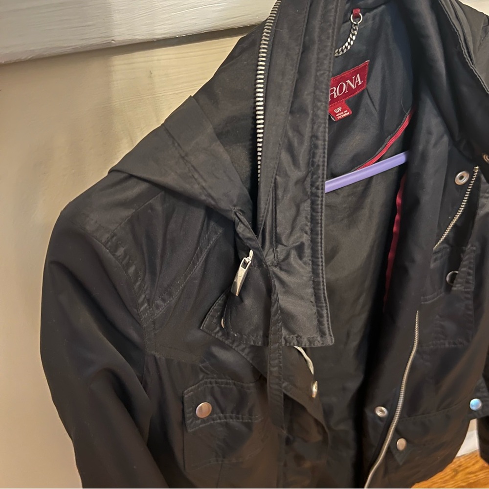 Spring/Fall rain Jacket - Picture 4 of 4
